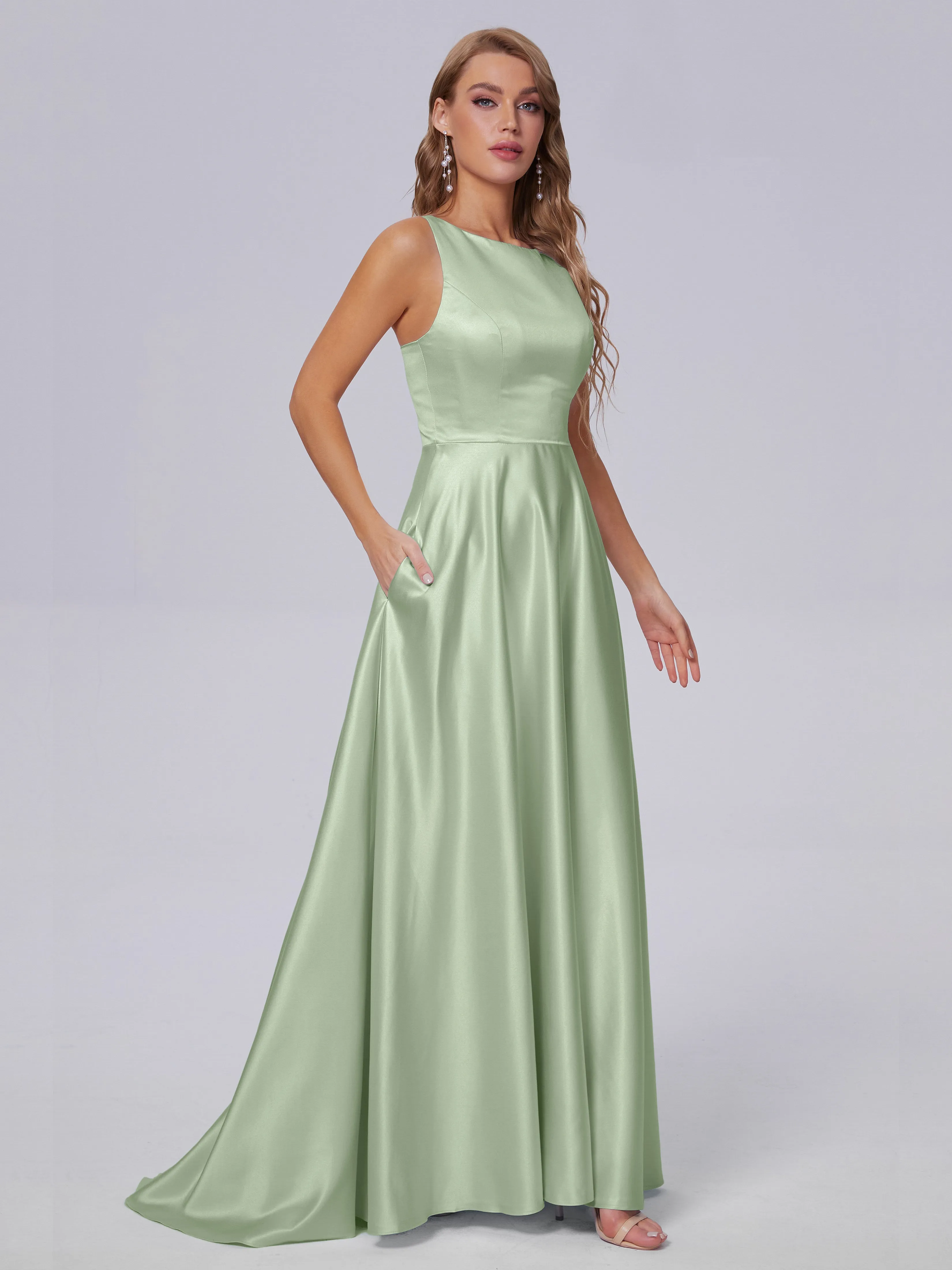 Charming Sleeveless Satin Bridesmaid Dresses