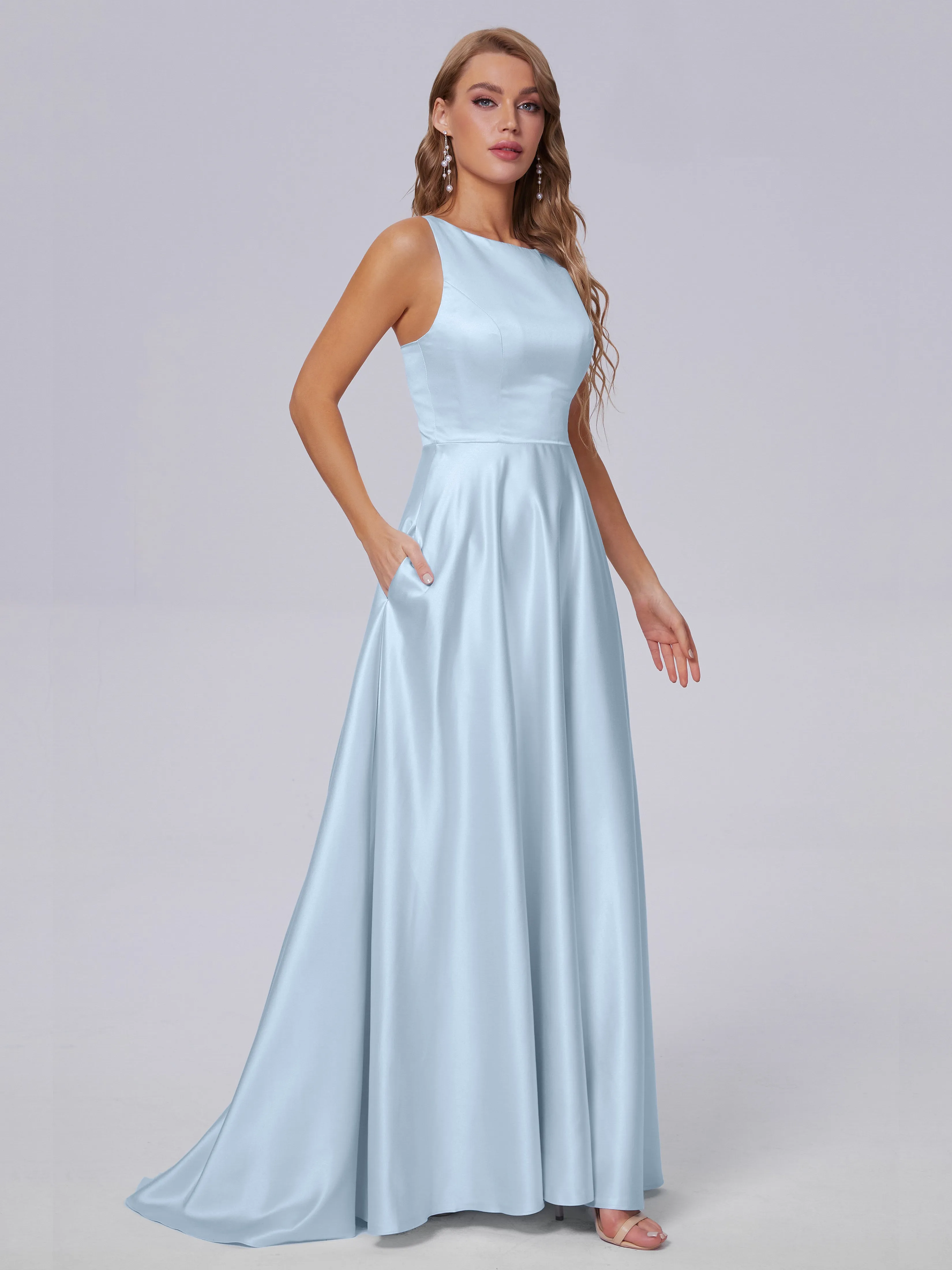 Charming Sleeveless Satin Bridesmaid Dresses