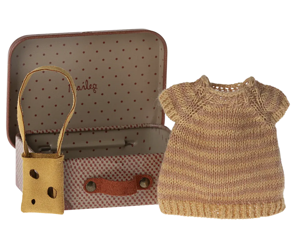 Knitted Dress and Bag in Suitcase, Big Sister Mouse